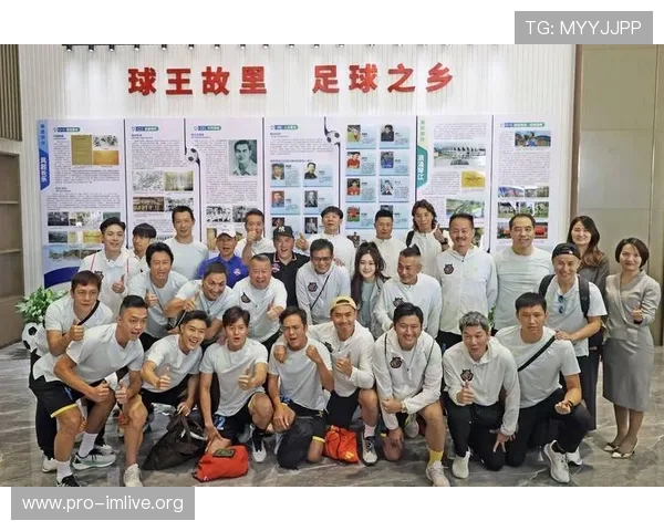 真人足球比赛中的明星球员介绍与精彩瞬间回顾让你更深入了解足球明星的魅力与实力
